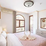 아파트 Royal Bay-i Seaview