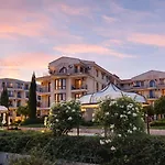 Royal Bay-i Seaview *