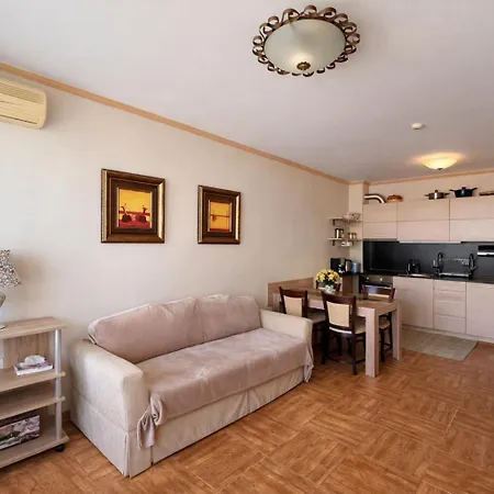 Апартаменты Royal Bay-i Seaview *