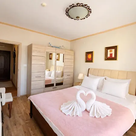 Royal Bay-i Seaview Апартаменты