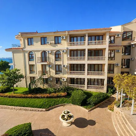 Апартаменты Royal Bay-i Seaview