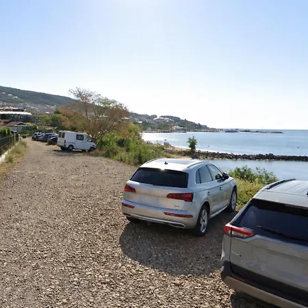 Appartamento Royal Bay-i Seaview *
